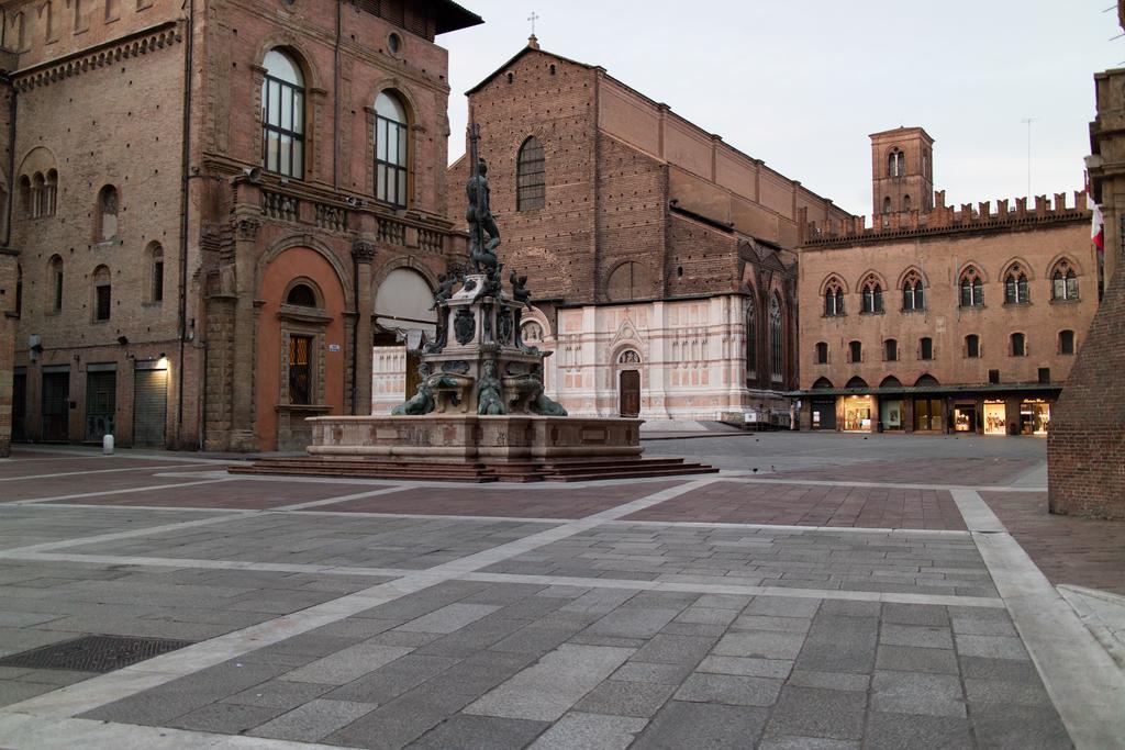 Casa Isolani Luxury Rooms Piazza Maggiore Boloňa Exteriér fotografie